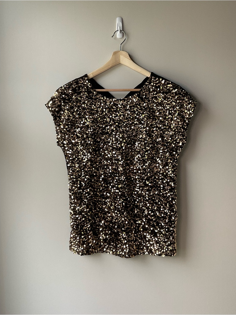 Cable & Gauge Black Top with Gold Sequins Medium